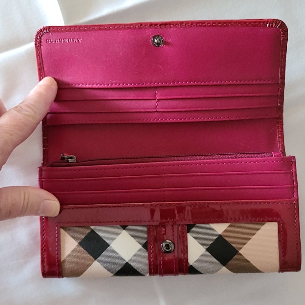 Burberry Nova Continental Wallet - Picture 3 of 4